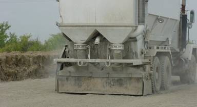 Spreading cement